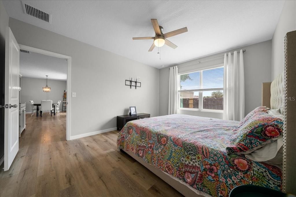 For Sale: $289,900 (4 beds, 2 baths, 1827 Square Feet)