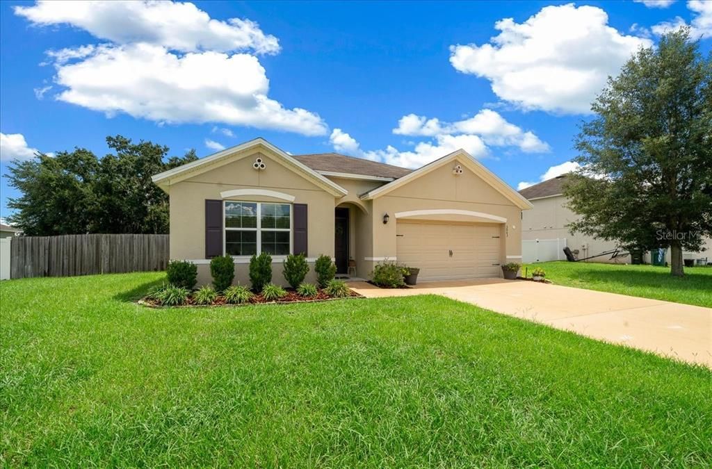 For Sale: $289,900 (4 beds, 2 baths, 1827 Square Feet)