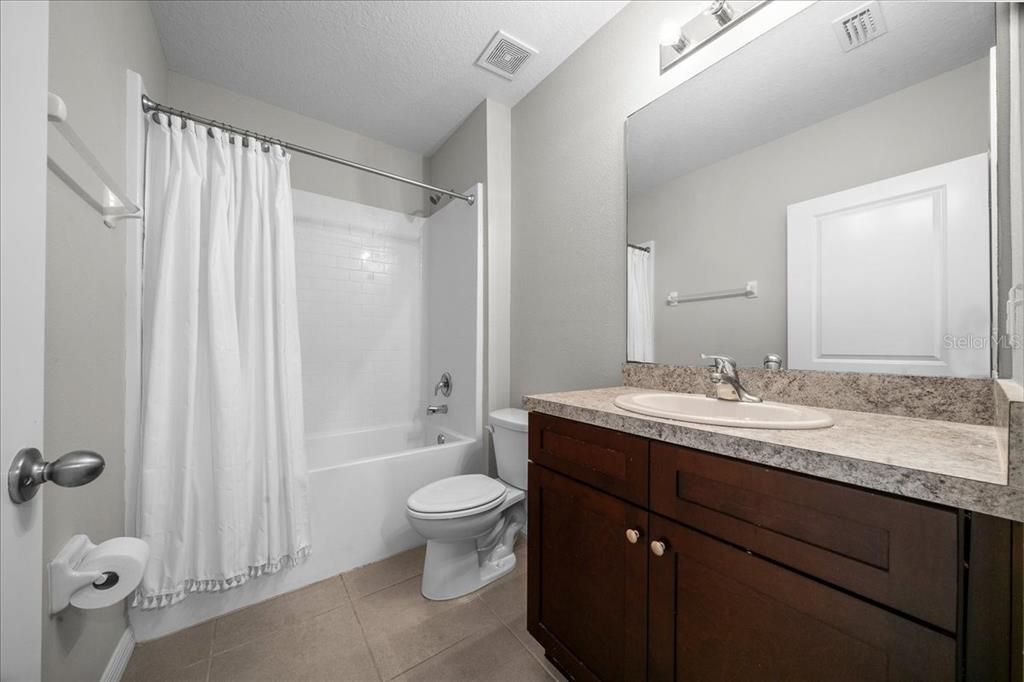 For Sale: $289,900 (4 beds, 2 baths, 1827 Square Feet)