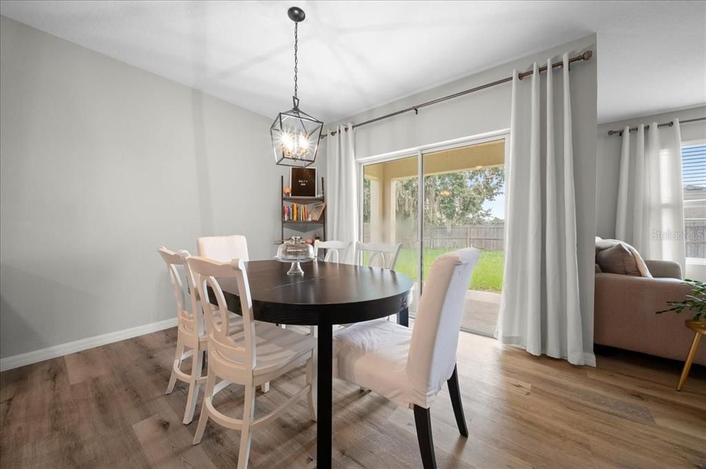For Sale: $289,900 (4 beds, 2 baths, 1827 Square Feet)