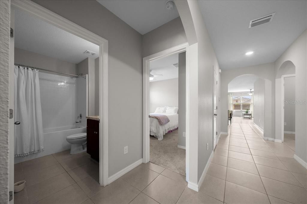 For Sale: $289,900 (4 beds, 2 baths, 1827 Square Feet)