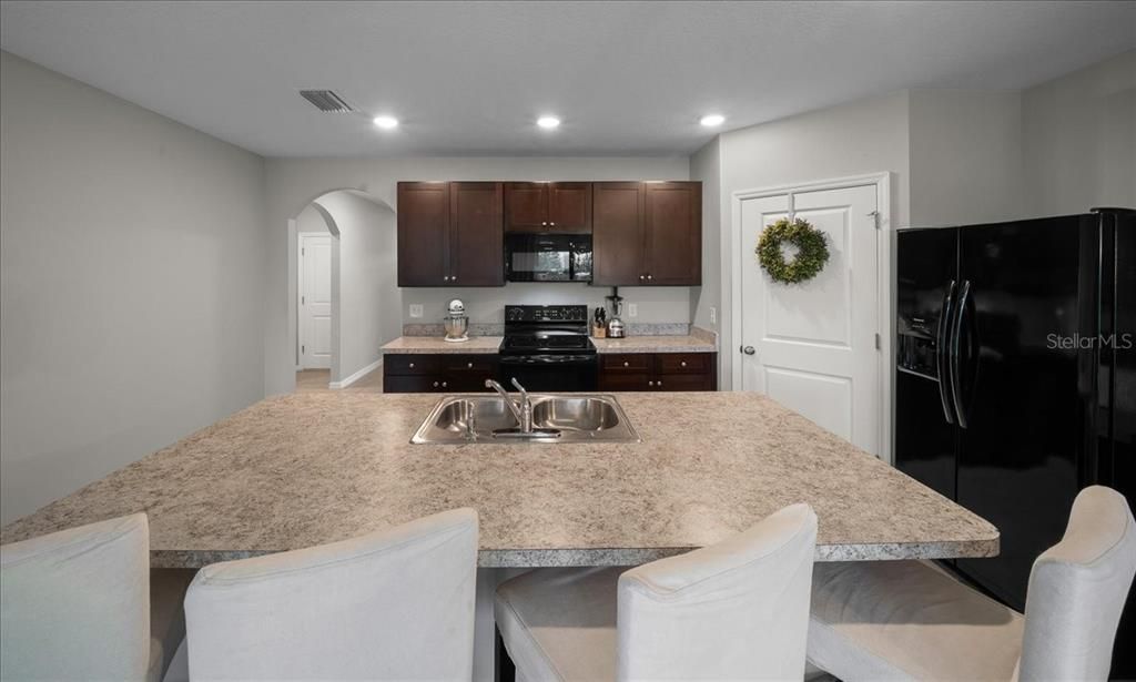 For Sale: $289,900 (4 beds, 2 baths, 1827 Square Feet)