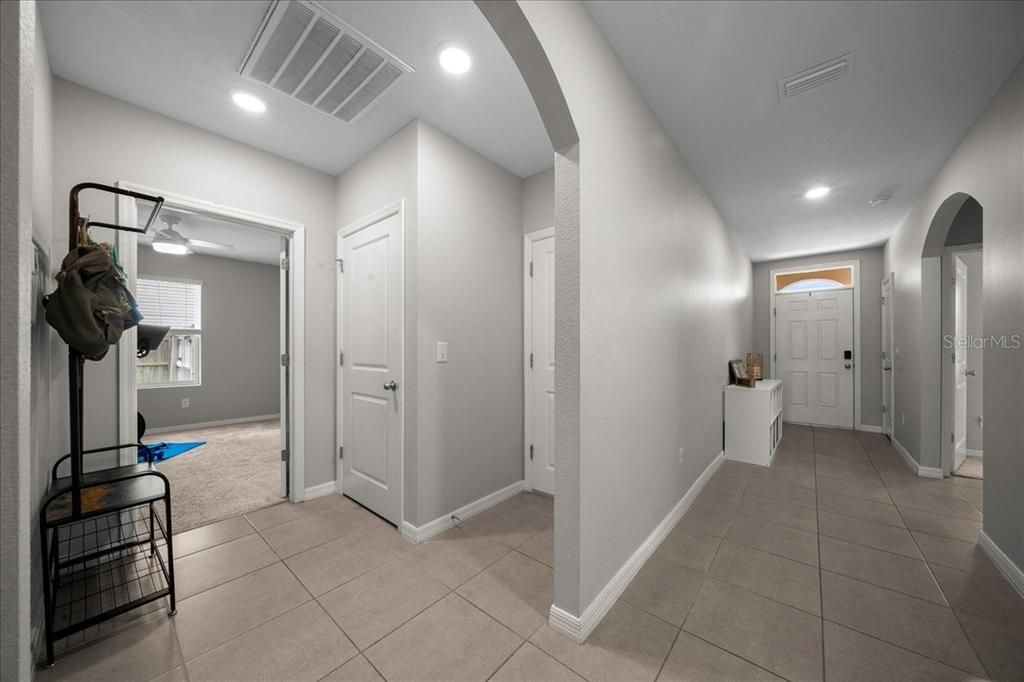 For Sale: $289,900 (4 beds, 2 baths, 1827 Square Feet)