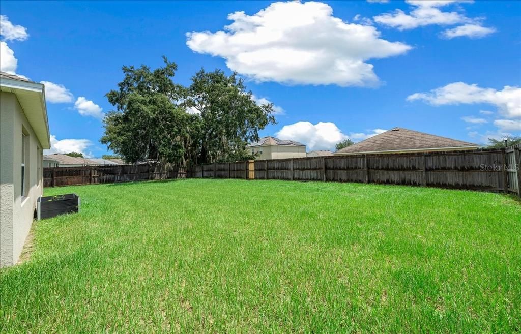 For Sale: $289,900 (4 beds, 2 baths, 1827 Square Feet)