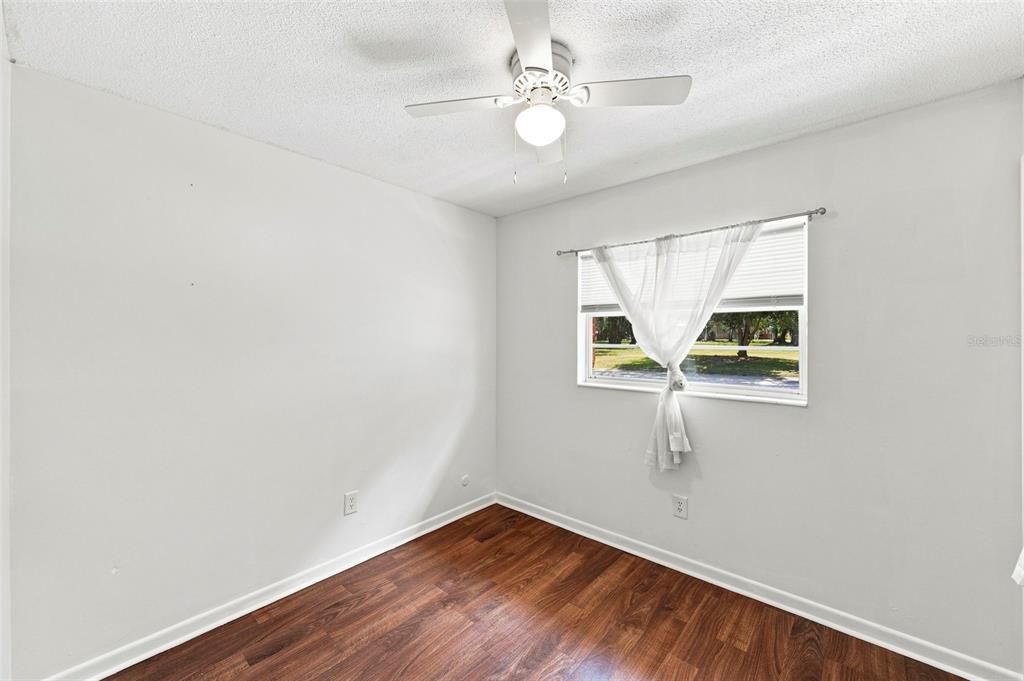 En Venta: $295,000 (4 camas, 3 baños, 1758 Pies cuadrados)