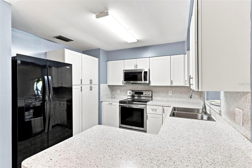 En Venta: $295,000 (4 camas, 3 baños, 1758 Pies cuadrados)
