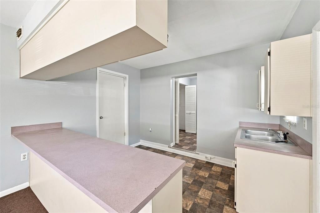 En Venta: $295,000 (4 camas, 3 baños, 1758 Pies cuadrados)
