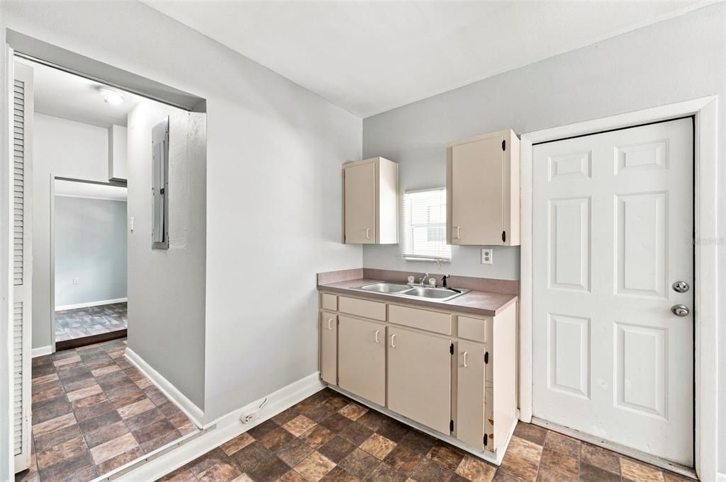 En Venta: $295,000 (4 camas, 3 baños, 1758 Pies cuadrados)