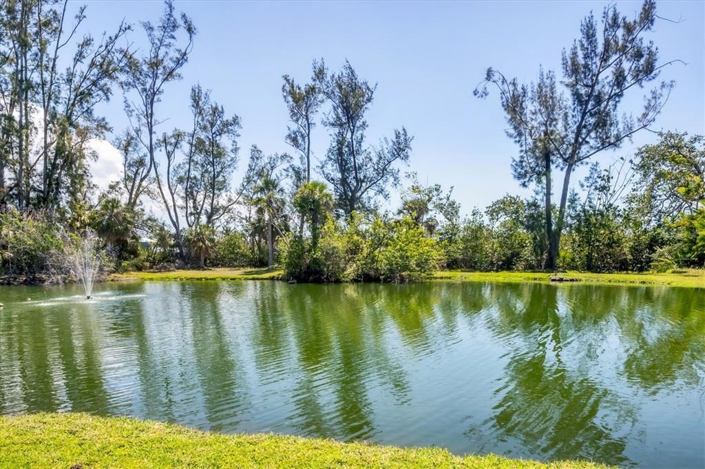 For Sale: $224,900 (2 beds, 2 baths, 1040 Square Feet)