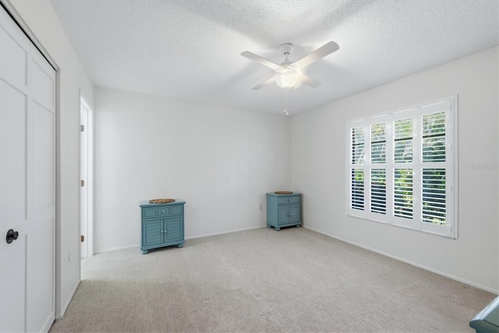 For Sale: $224,900 (2 beds, 2 baths, 1040 Square Feet)