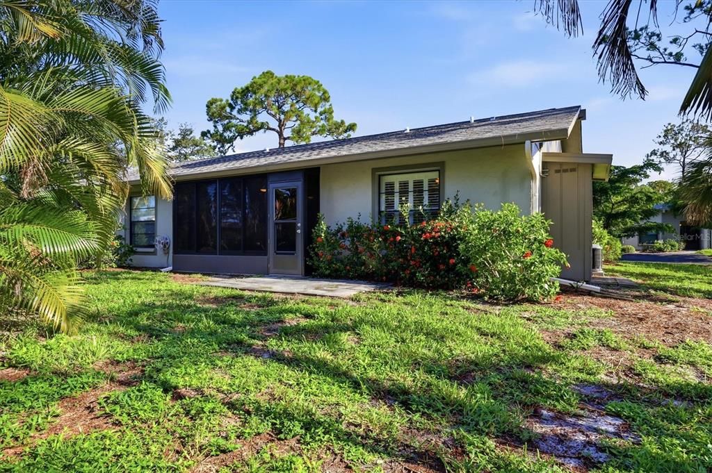 For Sale: $224,900 (2 beds, 2 baths, 1040 Square Feet)