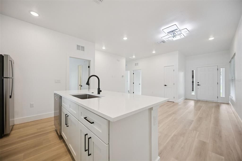 For Sale: $435,000 (3 beds, 2 baths, 1170 Square Feet)