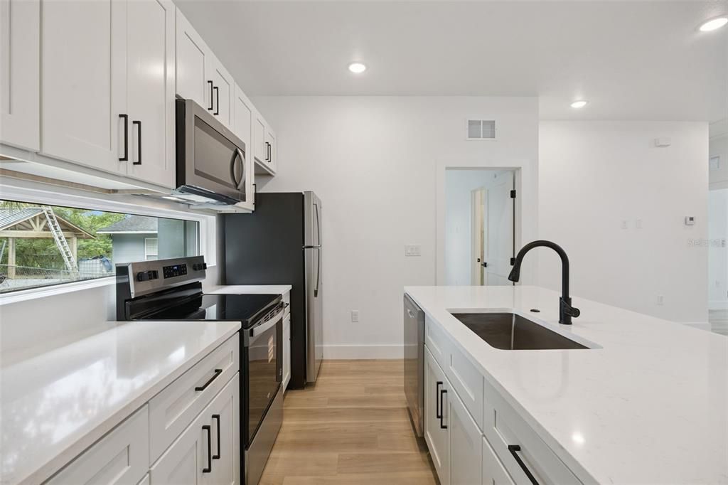 For Sale: $435,000 (3 beds, 2 baths, 1170 Square Feet)