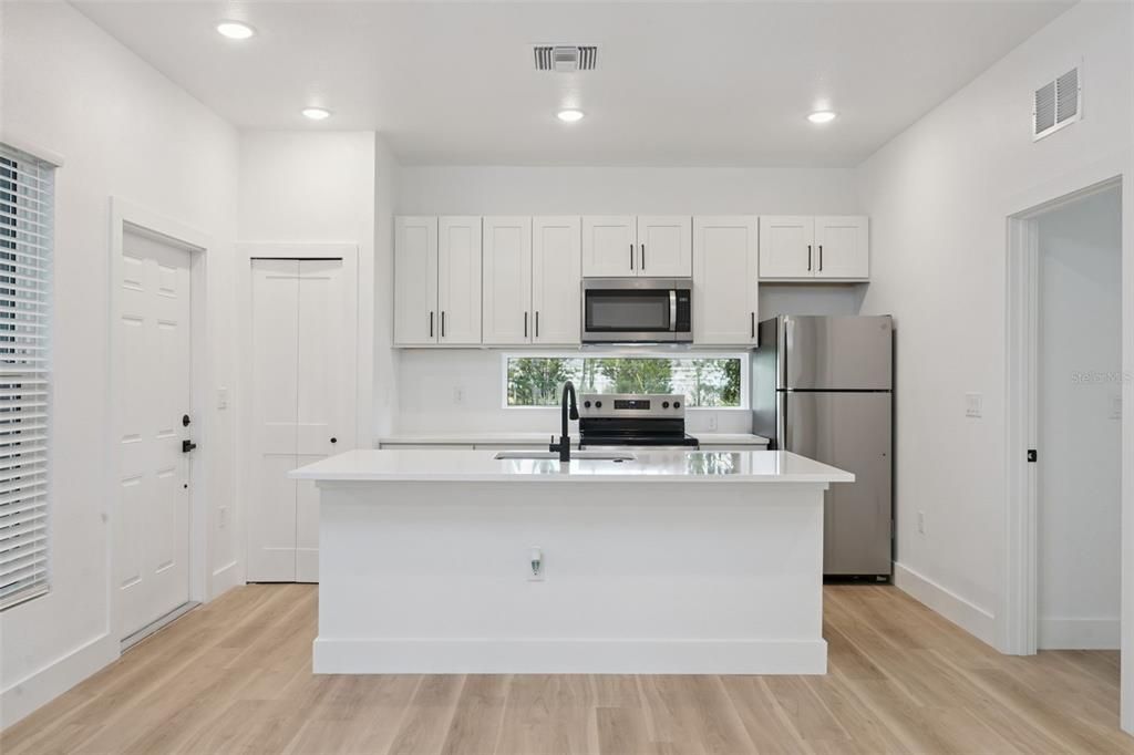 For Sale: $435,000 (3 beds, 2 baths, 1170 Square Feet)