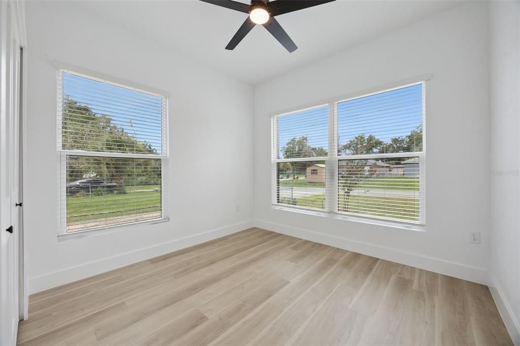 For Sale: $435,000 (3 beds, 2 baths, 1170 Square Feet)