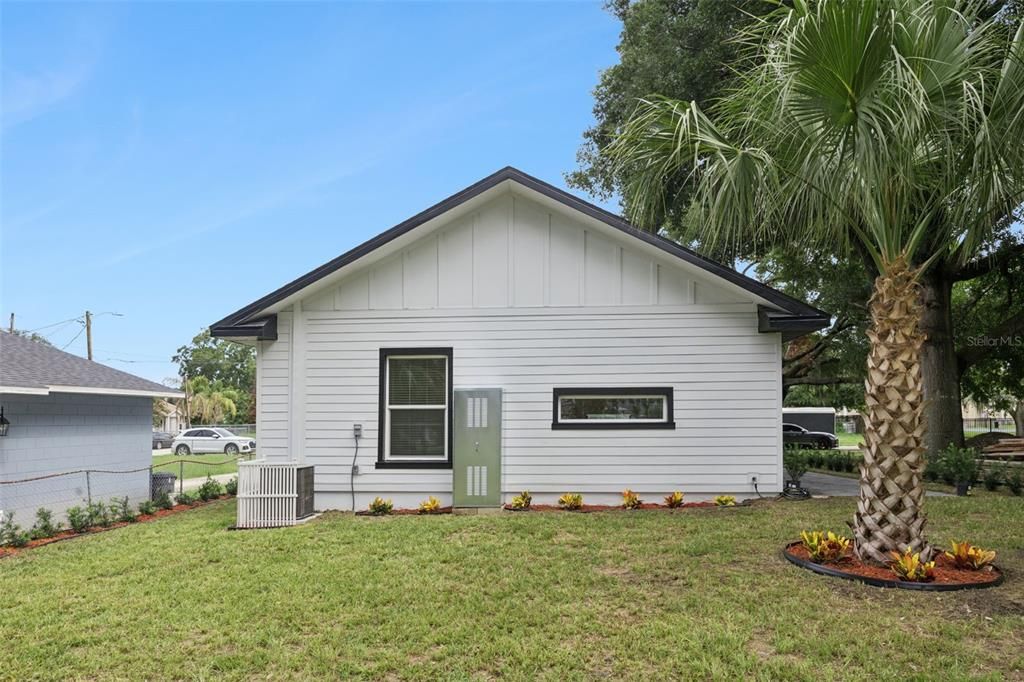 For Sale: $435,000 (3 beds, 2 baths, 1170 Square Feet)
