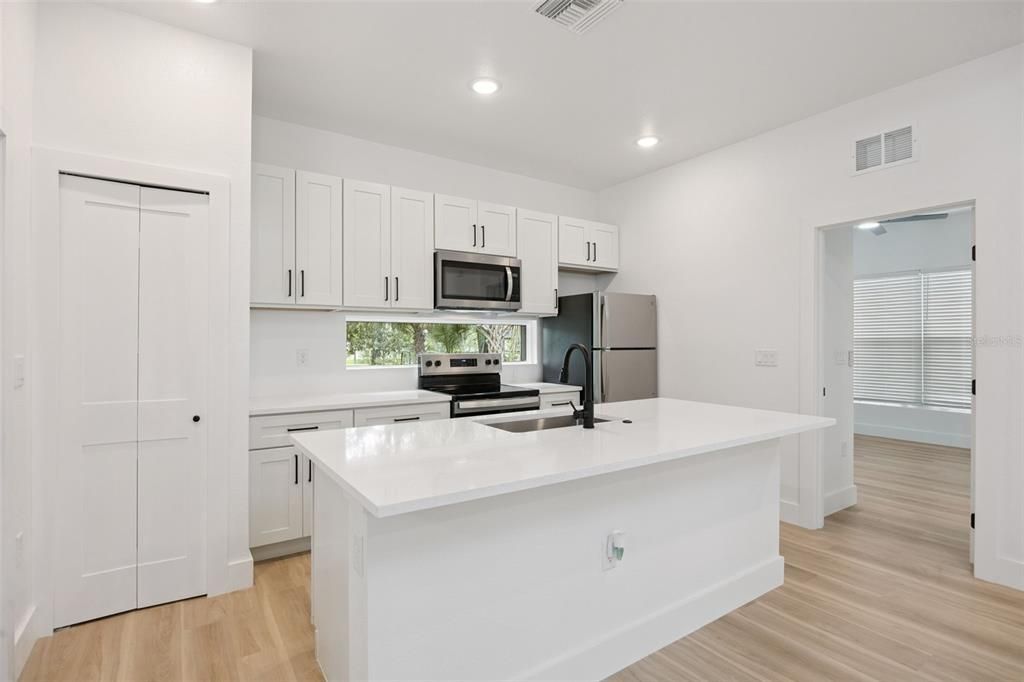 For Sale: $435,000 (3 beds, 2 baths, 1170 Square Feet)