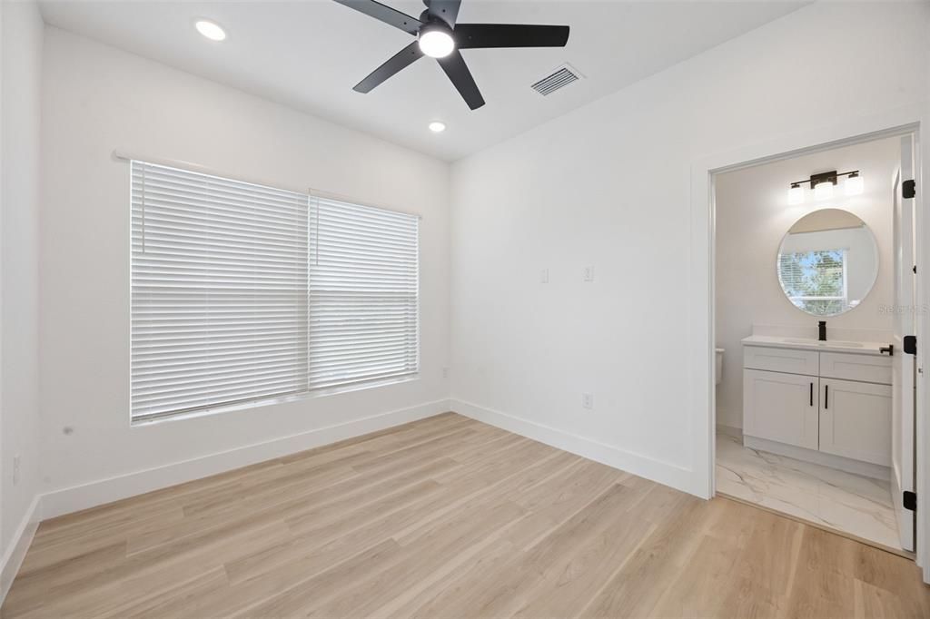 For Sale: $435,000 (3 beds, 2 baths, 1170 Square Feet)
