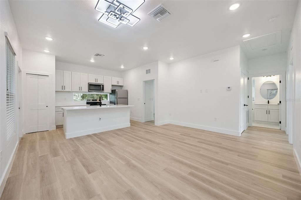 For Sale: $435,000 (3 beds, 2 baths, 1170 Square Feet)
