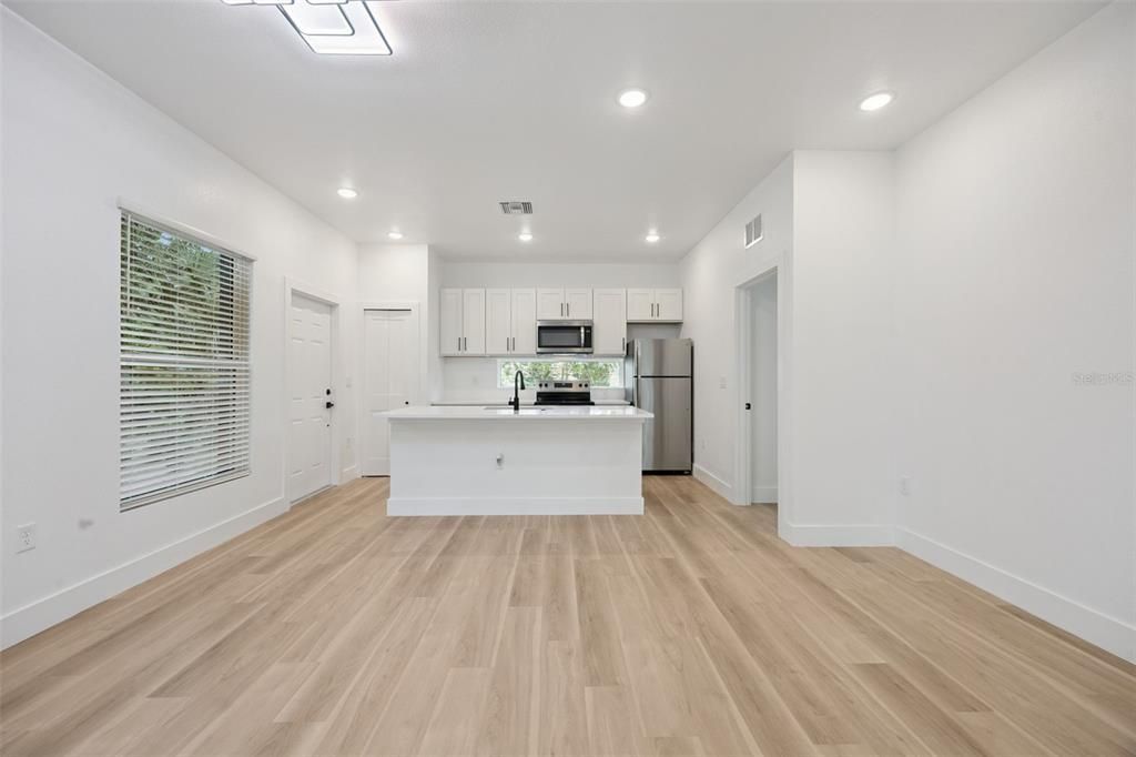 For Sale: $435,000 (3 beds, 2 baths, 1170 Square Feet)