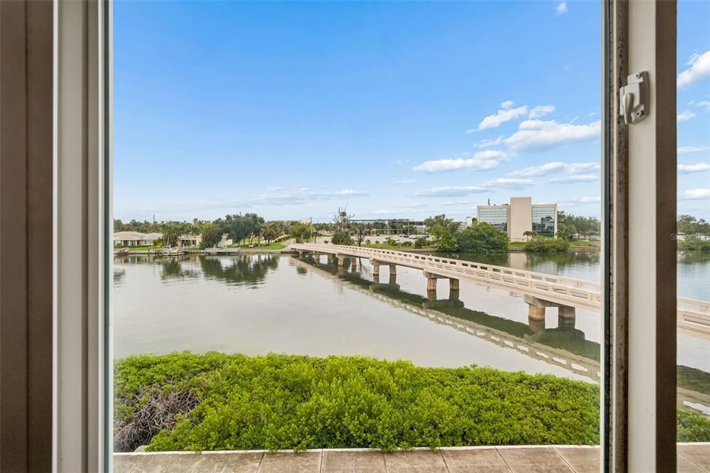 En Venta: $185,000 (2 camas, 2 baños, 1050 Pies cuadrados)
