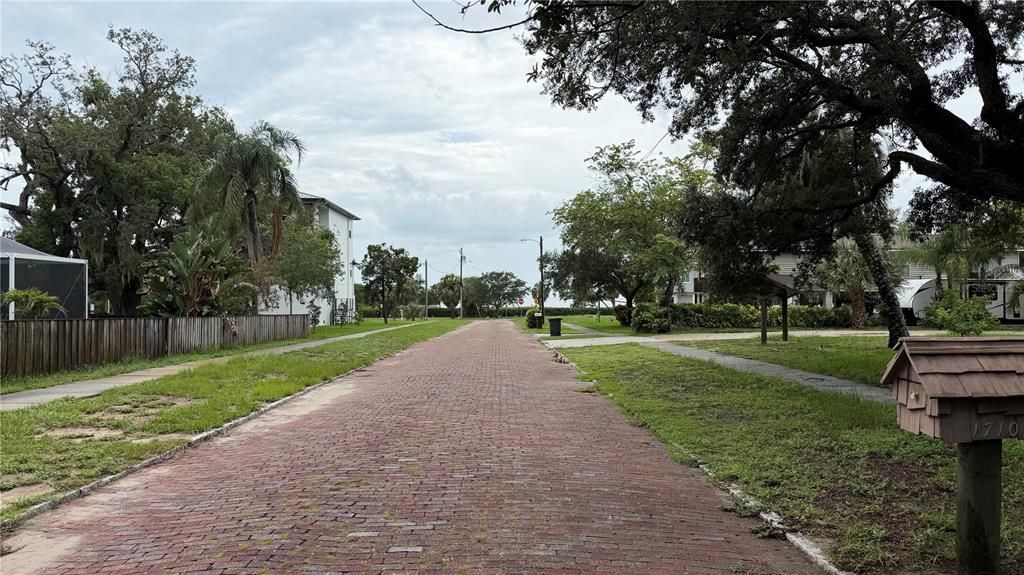 На продажу: $159,900 (0.25 acres)