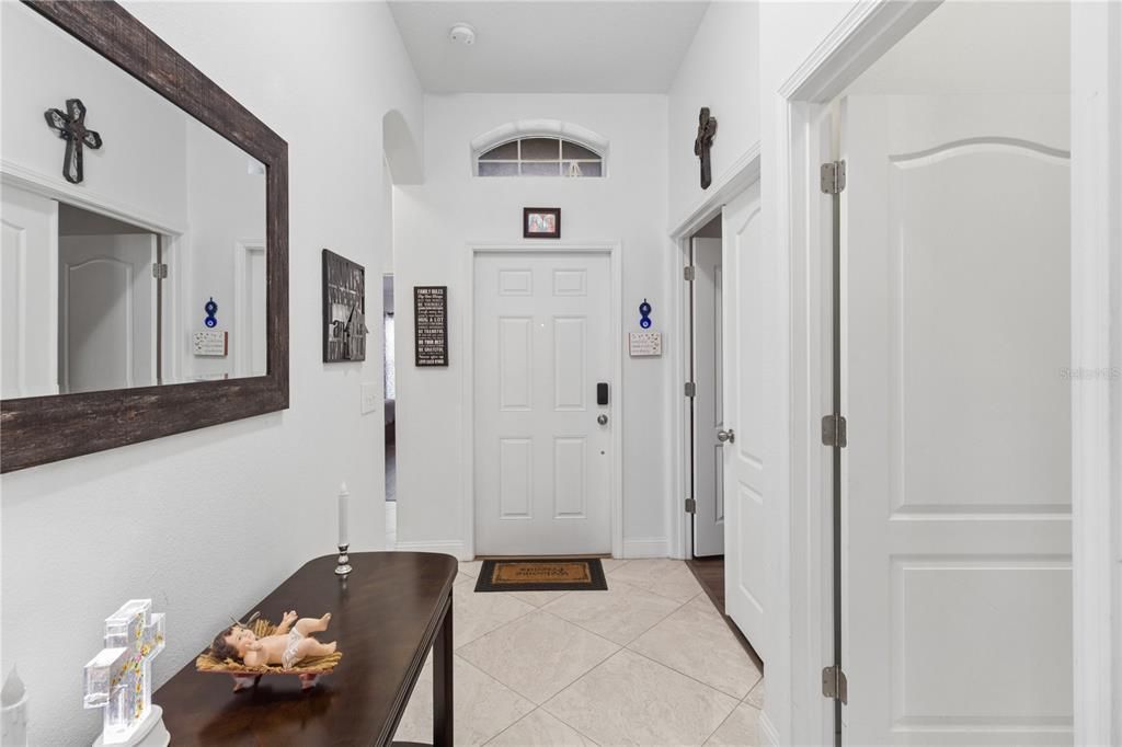 En Venta: $325,000 (4 camas, 2 baños, 1756 Pies cuadrados)