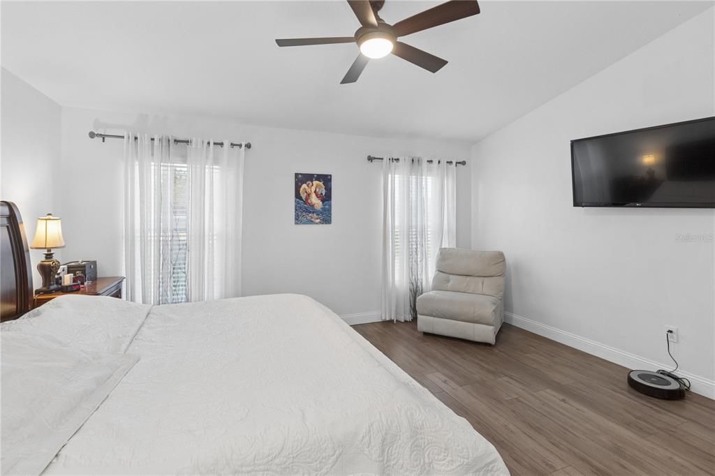 En Venta: $325,000 (4 camas, 2 baños, 1756 Pies cuadrados)
