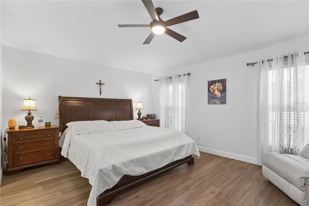 En Venta: $325,000 (4 camas, 2 baños, 1756 Pies cuadrados)