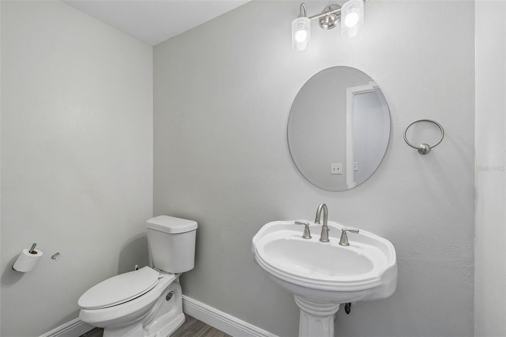 For Sale: $499,000 (4 beds, 2 baths, 2212 Square Feet)