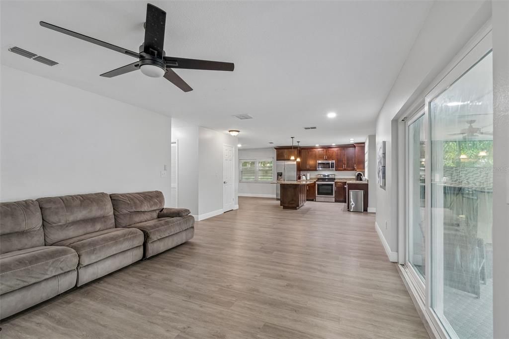 For Sale: $499,000 (4 beds, 2 baths, 2212 Square Feet)