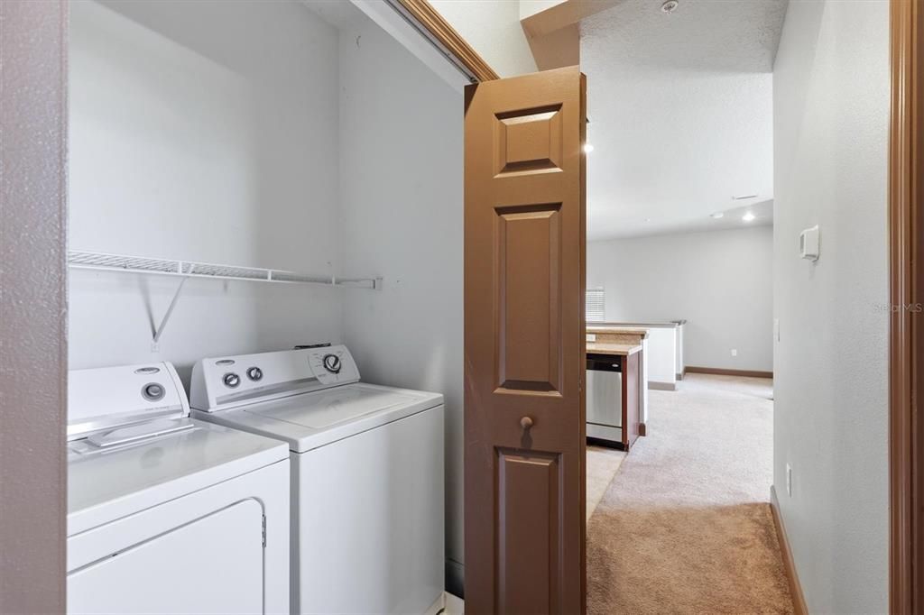 For Sale: $290,000 (2 beds, 2 baths, 966 Square Feet)