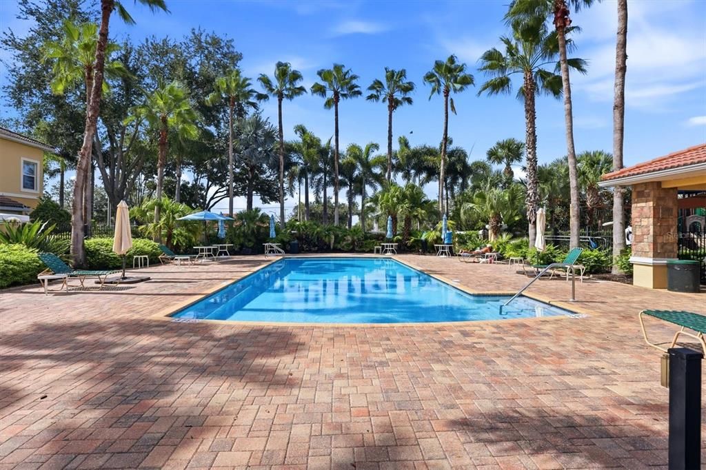 For Sale: $290,000 (2 beds, 2 baths, 966 Square Feet)