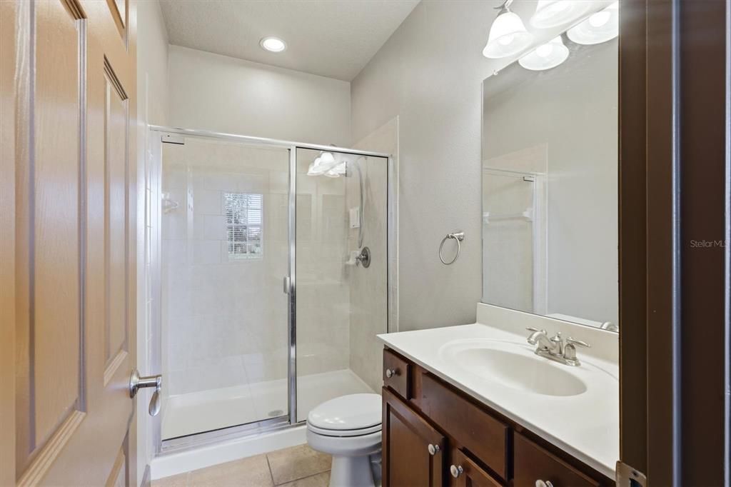 For Sale: $290,000 (2 beds, 2 baths, 966 Square Feet)