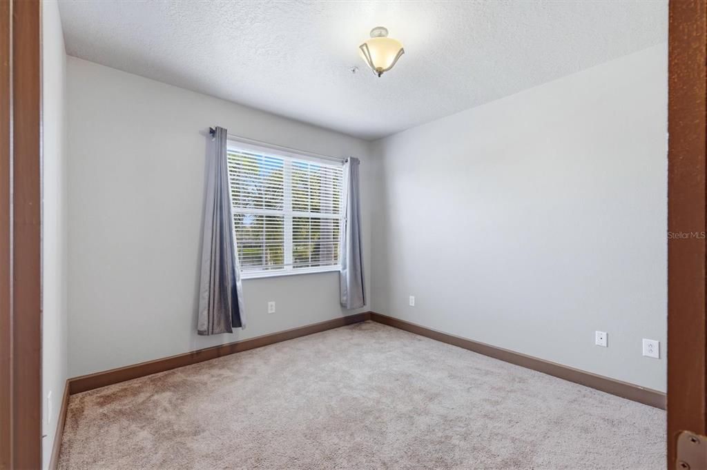 For Sale: $290,000 (2 beds, 2 baths, 966 Square Feet)