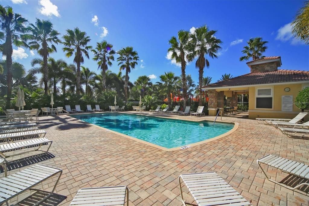 For Sale: $290,000 (2 beds, 2 baths, 966 Square Feet)