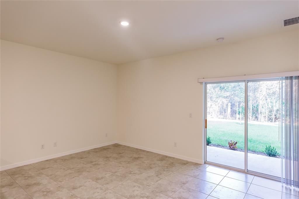 For Rent: $1,475 (3 beds, 2 baths, 1306 Square Feet)