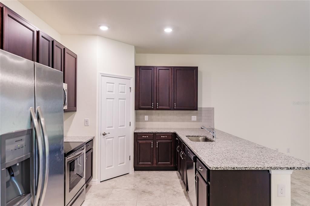 For Rent: $1,475 (3 beds, 2 baths, 1306 Square Feet)