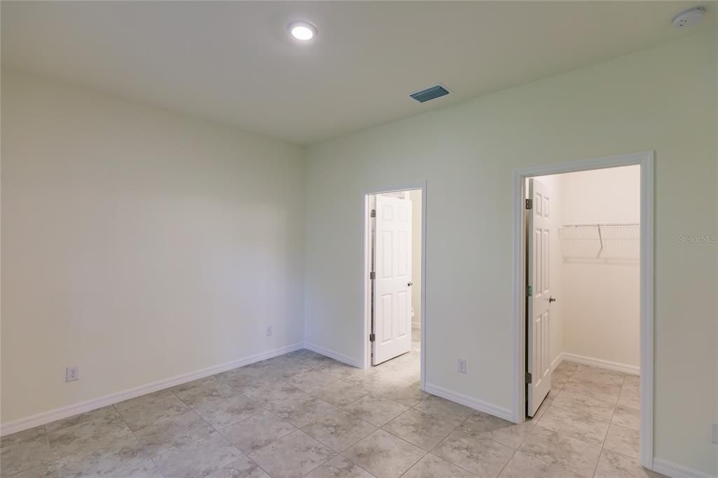 For Rent: $1,475 (3 beds, 2 baths, 1306 Square Feet)