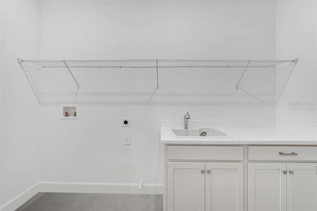 En Venta: $812,285 (4 camas, 4 baños, 2837 Pies cuadrados)