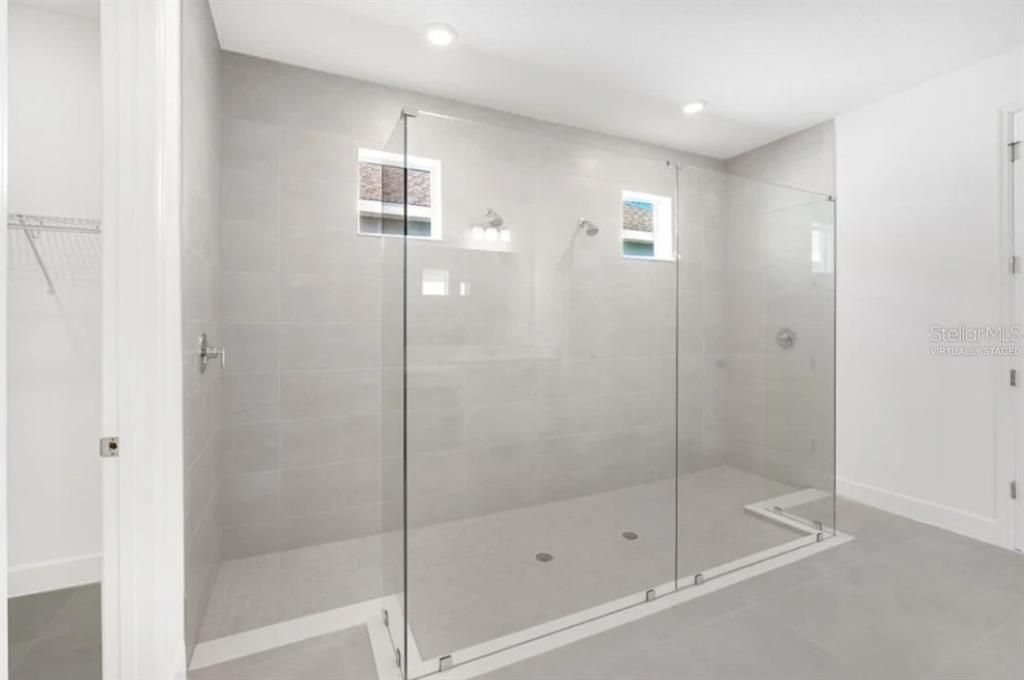 En Venta: $812,285 (4 camas, 4 baños, 2837 Pies cuadrados)