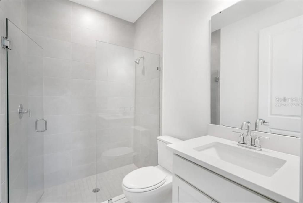 En Venta: $812,285 (4 camas, 4 baños, 2837 Pies cuadrados)