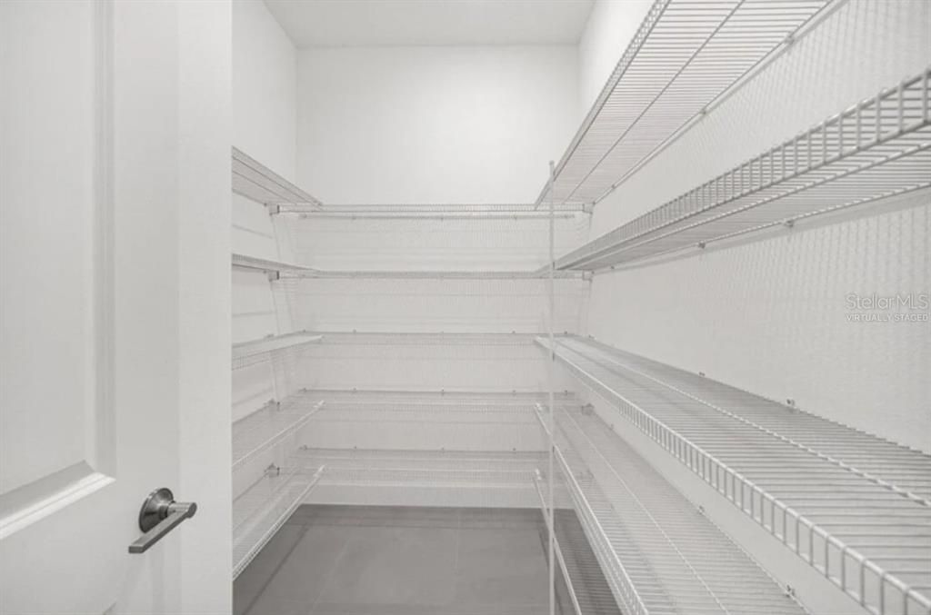 En Venta: $812,285 (4 camas, 4 baños, 2837 Pies cuadrados)