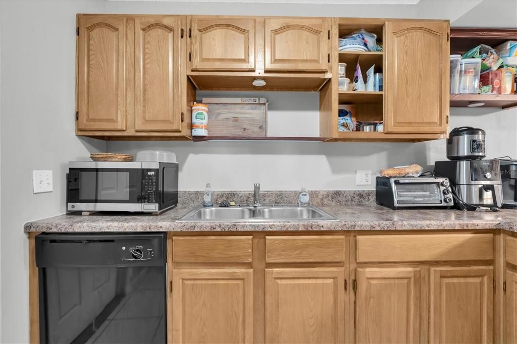 Activo con contrato: $325,000 (2 camas, 2 baños, 1064 Pies cuadrados)