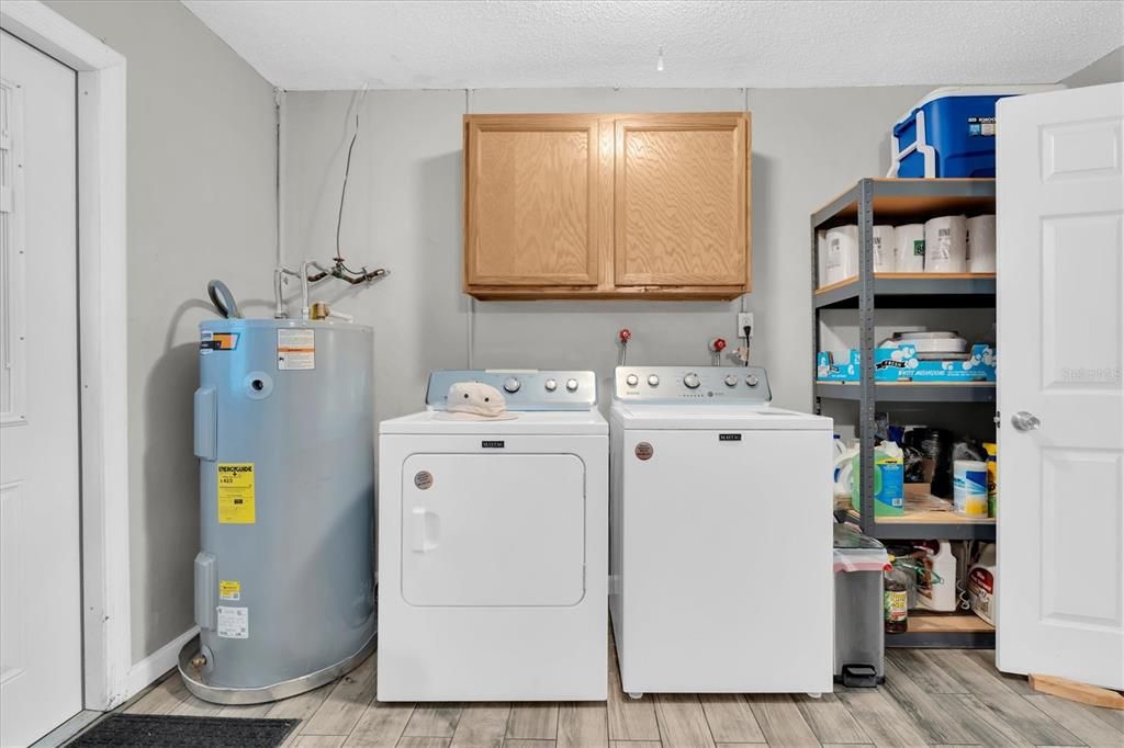Activo con contrato: $325,000 (2 camas, 2 baños, 1064 Pies cuadrados)