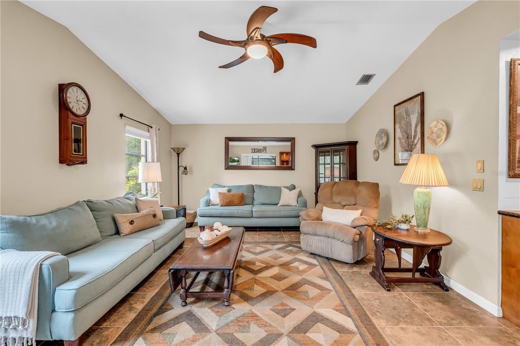 For Sale: $625,000 (3 beds, 2 baths, 1947 Square Feet)