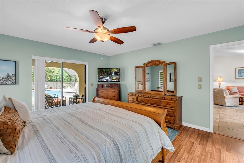 For Sale: $625,000 (3 beds, 2 baths, 1947 Square Feet)