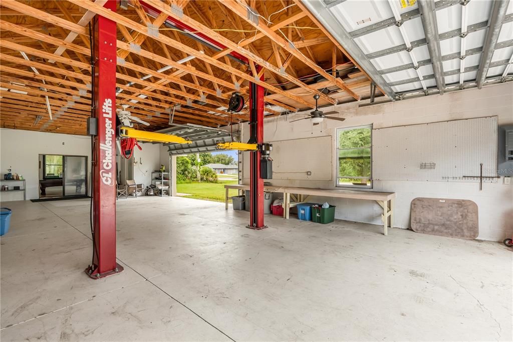 For Sale: $625,000 (3 beds, 2 baths, 1947 Square Feet)