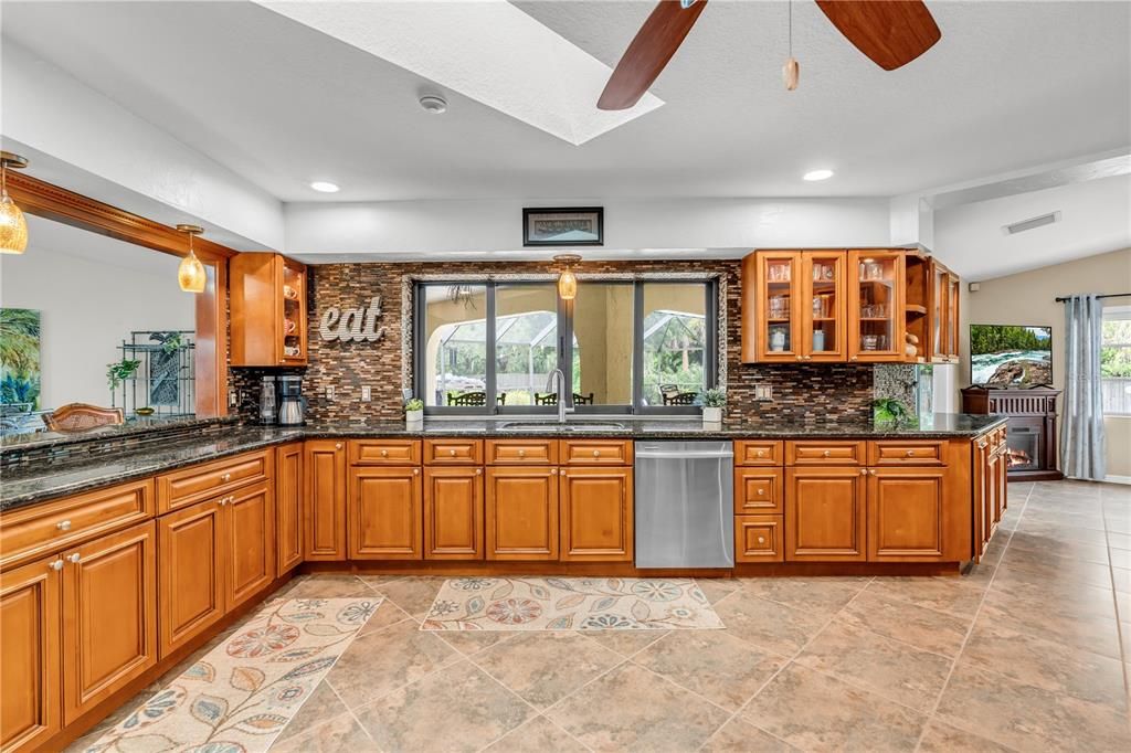For Sale: $625,000 (3 beds, 2 baths, 1947 Square Feet)