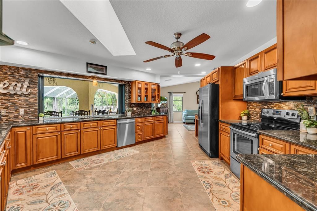 For Sale: $625,000 (3 beds, 2 baths, 1947 Square Feet)